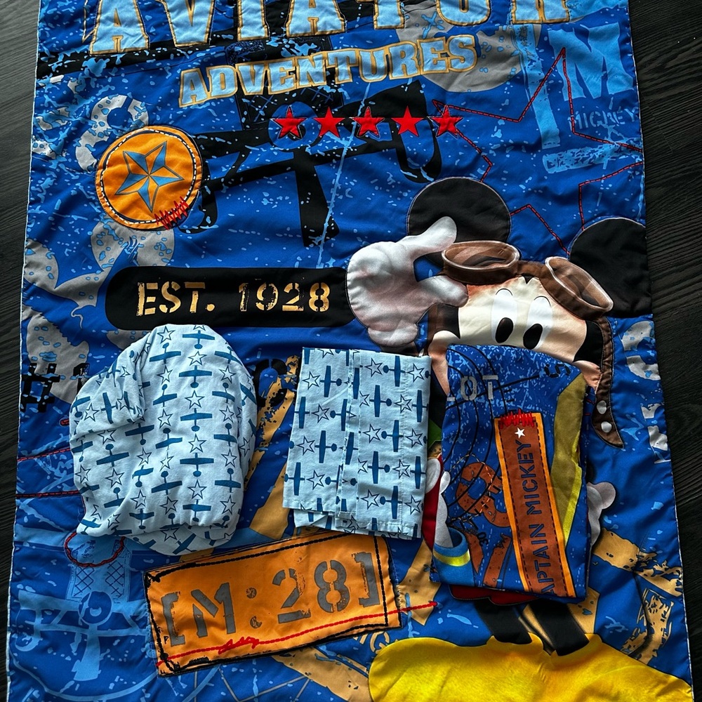 4 Piece Mickey Mouse Aviation Toddler Bedding Set